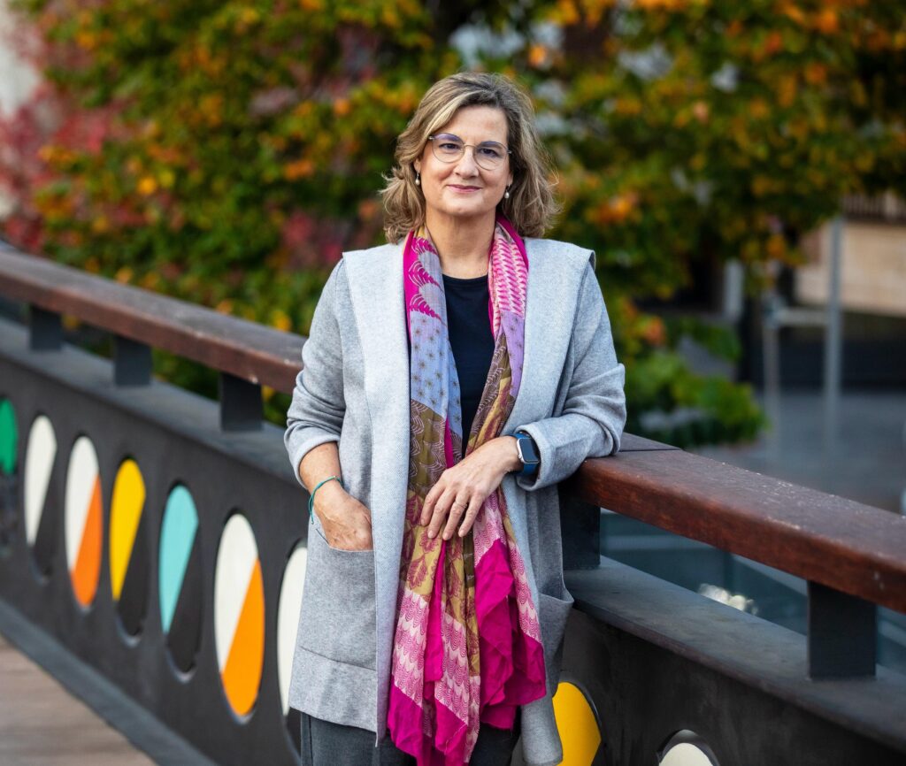 CAESCO anuncia masterclass internacional: “Desinformación e IA”, con la periodista española Carmela Ríos, ganadora del Premio Ortega y Gasset